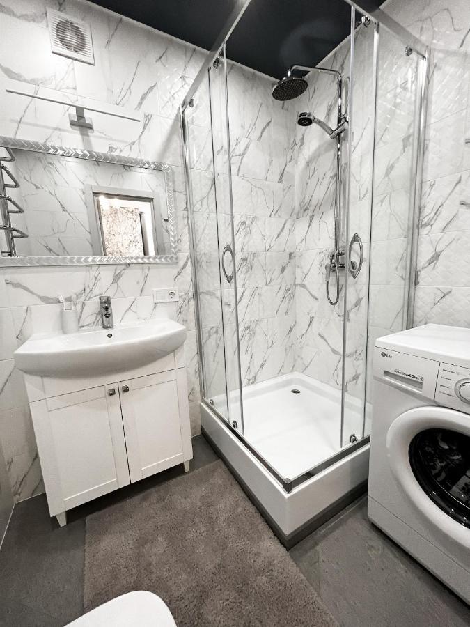 Світлі Апартаменти В Самому Центрі Біля Корпусного Парку - Мережа Helen Poltawa Zimmer foto
